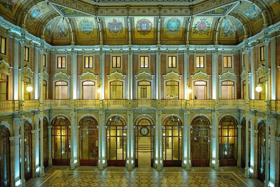 Porto: Old City and Monuments Tour - What You Should Bring and Expect During the Walk