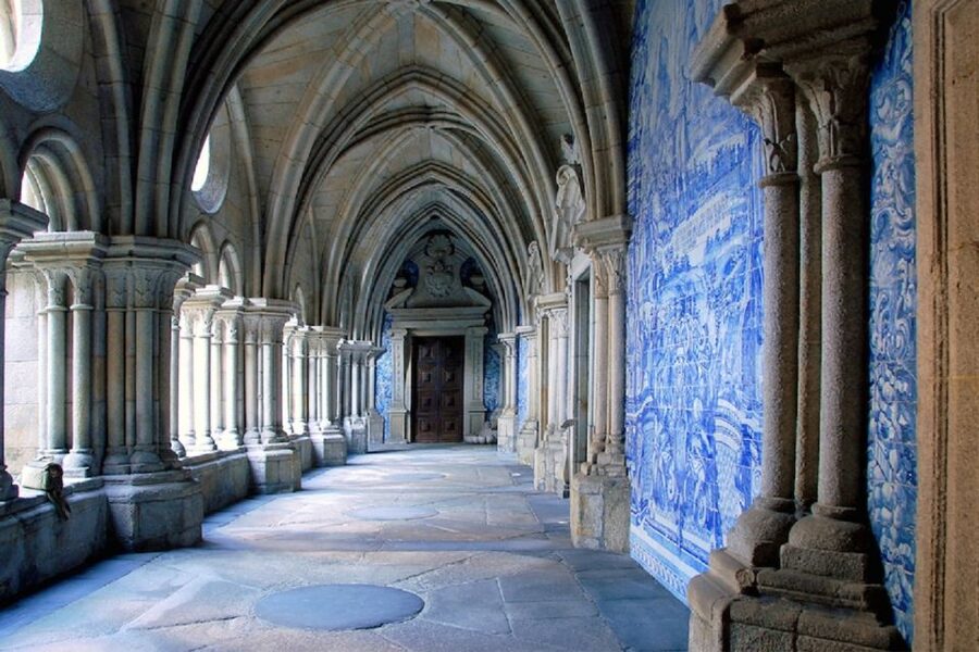 Porto: Old City and Monuments Tour - Starting at Terreiro da Sé and Entering the Sé Cathedral