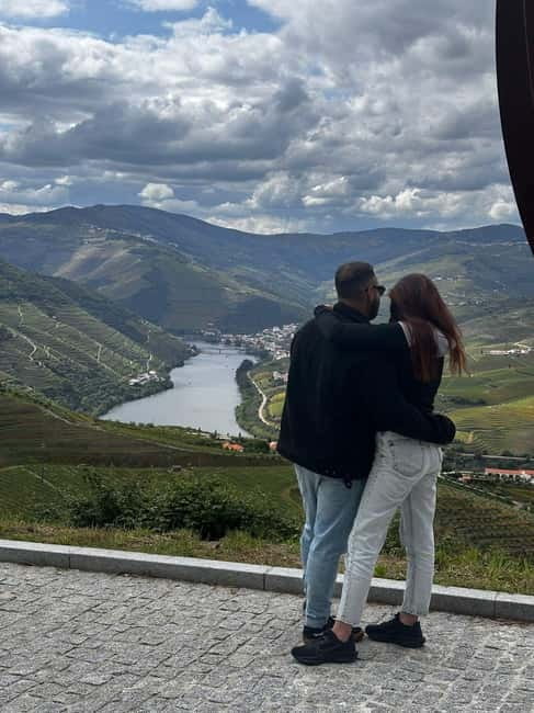 Porto: Premium Douro Valley Small-Group Tour, Cruise & Lunch - Transportation comfort and motion sickness reality check