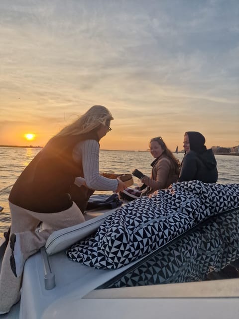 Porto: Private 6 Bridges Tour, welcome drink & sunset option - Foz do Douro sunset stop, when timing matters