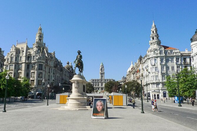 Porto private afternoon tour, discover the most iconic attractions - Church of Carmo, the Hidden House, and the Baroque Tilt