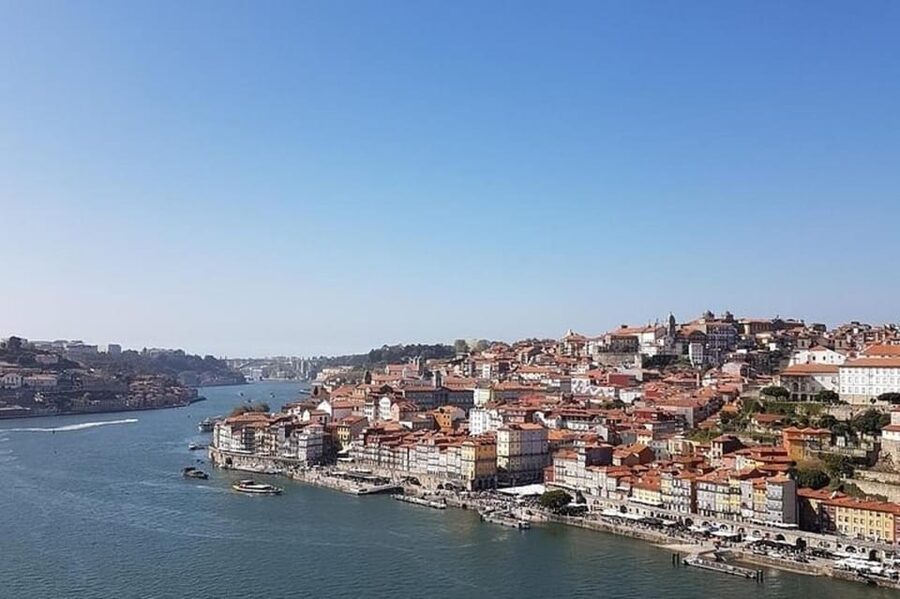 Porto: Private custom tour with a local guide - Walking plus public transport, based on what you select