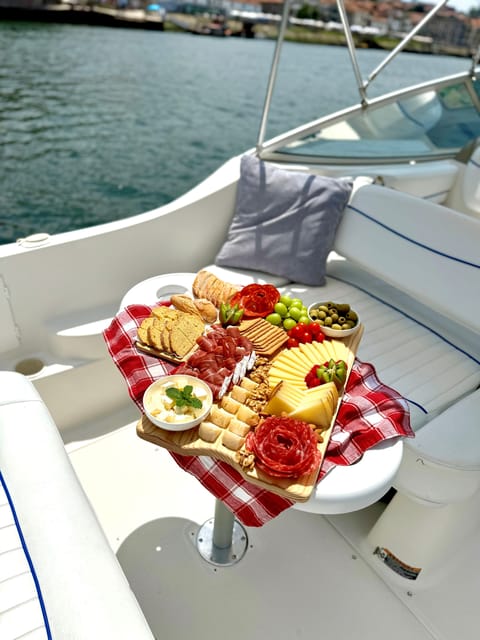 Porto: Private Douro River Bridges Cruise with Food & Wine - Things that can change the route