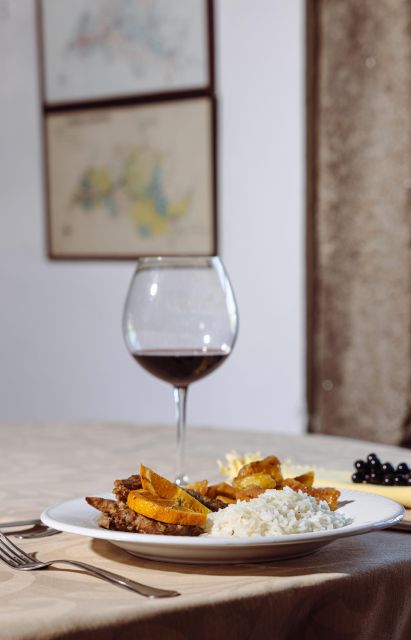 Porto: Private Douro Valley 4x4 Tour with Lunch - The family winery lunch, DOC and Moscatel, plus the kind of pairing lesson you can use