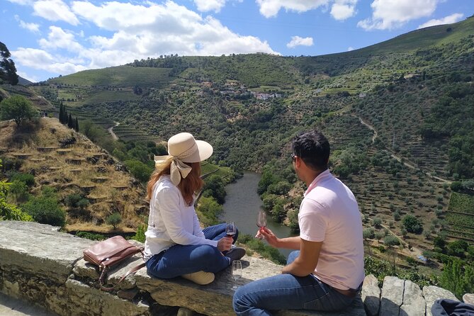 Porto: Private Douro Valley All Inclusive: Tastings, Lunch & Boat - Peso da Regua coffee stop: your 20-minute local break