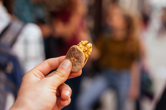 Porto Private Food and Drink Tasting Tour with Local - Stop 3: Galerias Palladium for City Highlights Between Bites