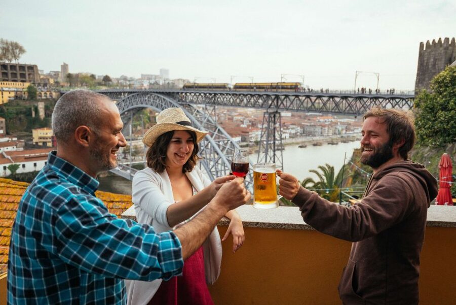 Porto: Private Food Tour – 10 Tastings with Locals - Pastel de Nata Plus Drinks: What to Expect and How to Taste Smart