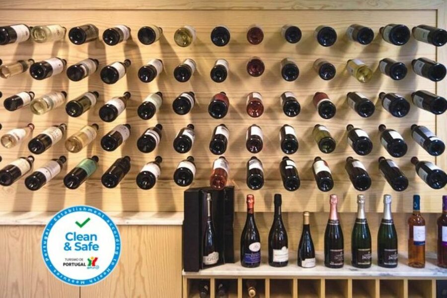 Porto: Private Guided Wine-Tasting Tour - Porto’s hills and narrow lanes: the real walking part