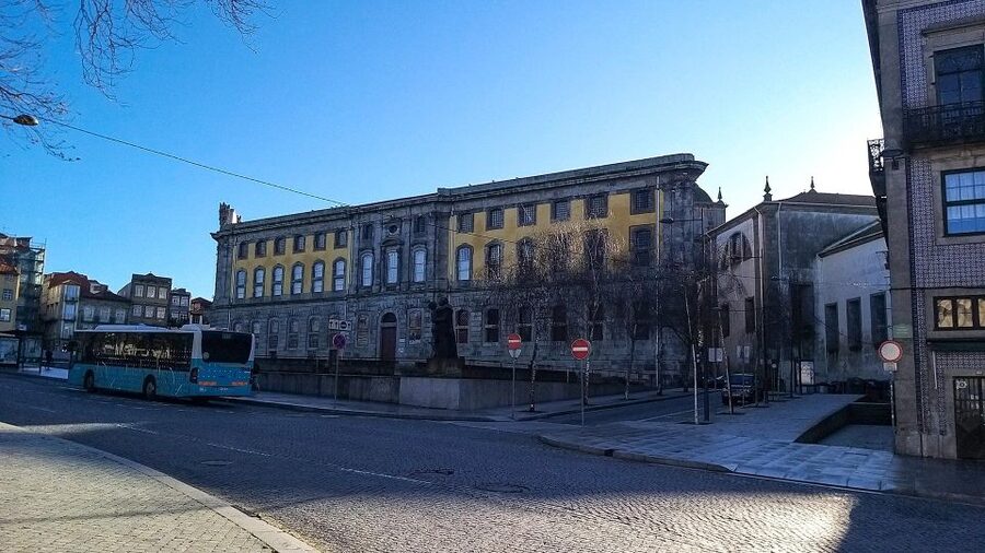 Porto private morning Tour, see the most iconic attractions - Bridge-hopping over the Douro: São João, Maria Pia, Infante, then Dom Luís I