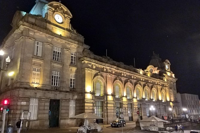 Porto private night Tour, discover the most iconic attractions - Mercado do Bolhão and Praça da Batalha: the city’s pulse and its scars