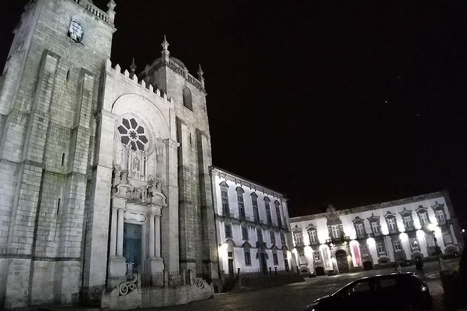 Porto private night Tour, discover the most iconic attractions - Café Majestic and the Galerias Palladium clock: classic Porto glamour