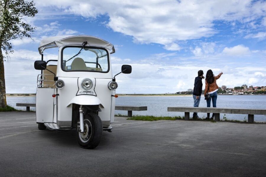Porto: Private Sightseeing Tour by Electric Tuk Tuk - Rolling out from R. de Alexandre Herculano with a local plan