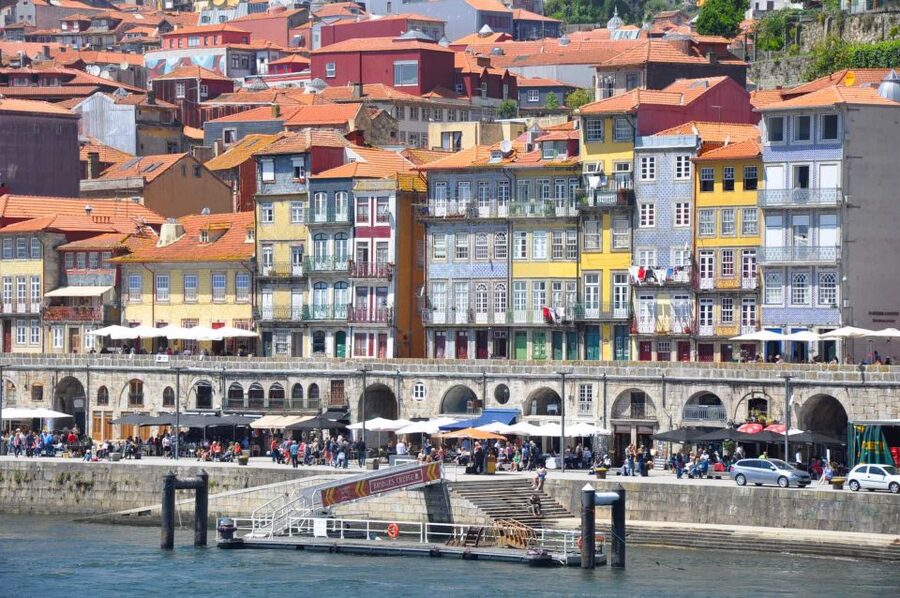 Porto Private Tour - Highlights and Tram Tickets - Lello Library Exterior and the Church of Carmelitas Finish