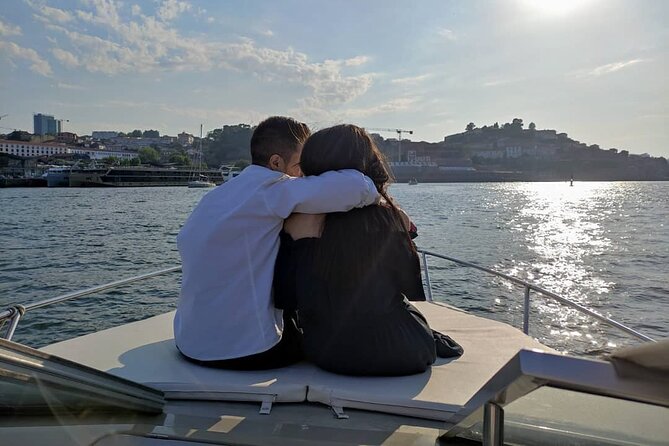 Porto : Private Tour to the Louis Bridge, group price up to 6px - Watching Porto and Vila Nova de Gaia face each other