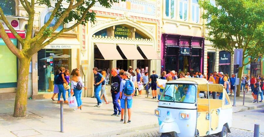Porto: Private Tuk-Tuk Tour with Short Walks and Wine - Key Things to Know Before You Go