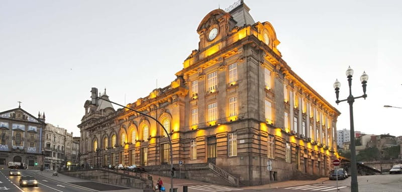 Porto Private Walking Tour + Porto Wine glass - Palacio da Bolsa and the finish at Puente Luís I