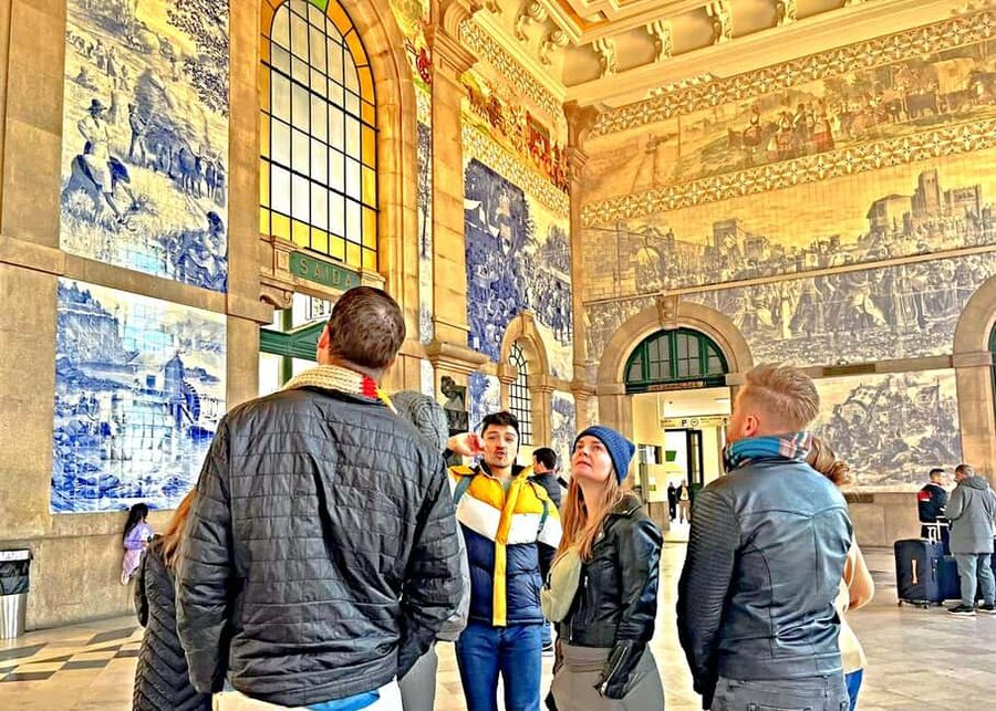 Porto Private Walking Tour + Porto Wine glass - Where to meet, and how pickup works in Porto center
