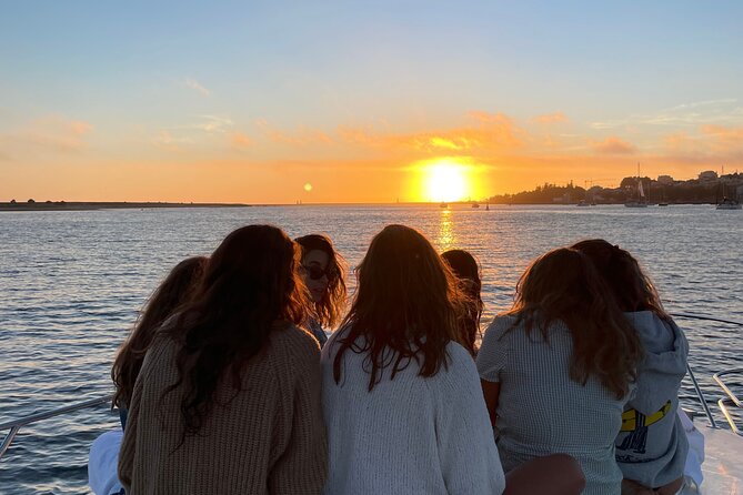 Porto: Private Yacht Cruise with Local Wine, Snacks and 6 Bridges - Meeting at Marina do Freixo and keeping the day easy