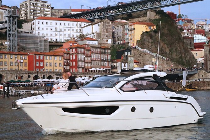 Porto: Private Yacht Experience with Local Wines & Snacks - How two hours on the water really works