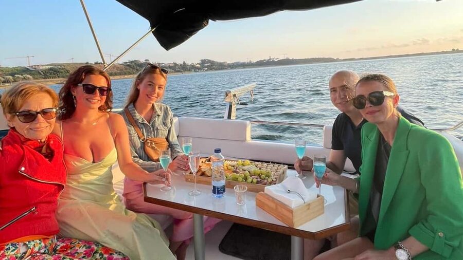 Porto: Private Yacth Cruise with Wine, Snacks & 6 Bridges - Price and value: $313 per group up to 8