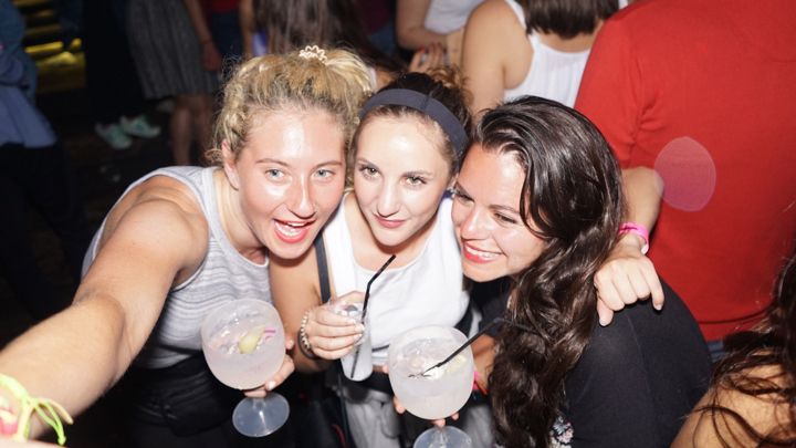 Porto: Pub Crawl with 6 Drinks and VIP Club Entry - Porto nightlife, done with a plan (and less guesswork)