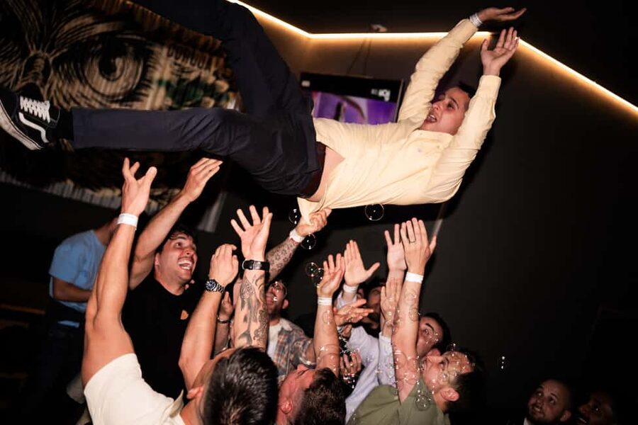 Porto: Pub Crawl with 7 Drinks, Games, and VIP Club Entry - Stop by Stop: How the Night Unfolds on Porto Streets