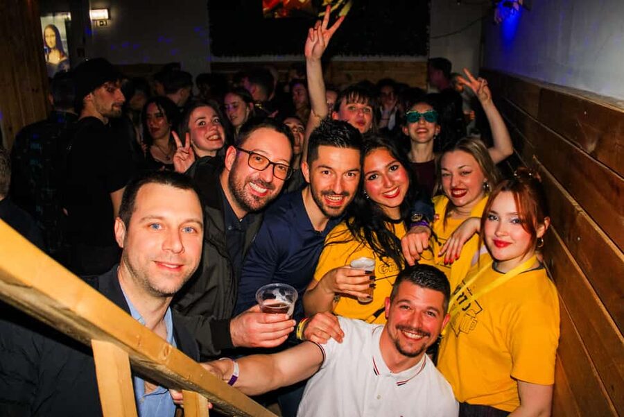 Porto: Pub Crawl with 7 Drinks, Games, and VIP Club Entry - Four Bar Stops: How to Use Them Instead of Racing Through Them