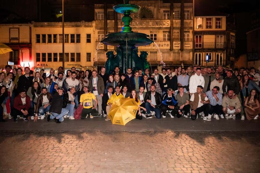 Porto: Pub Crawl with 7 Drinks, Games, and VIP Club Entry - Where You Meet: Fonte dos Leões and a Clear Game Plan