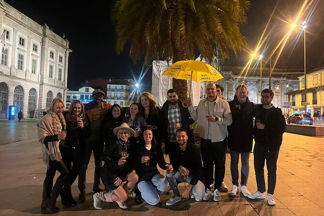 Porto Pubcrawl: 5h,7 Drinks,4 bars &Skip the line Club Entry - Porto Pubcrawl at 10pm: the VIP club is the real centerpiece