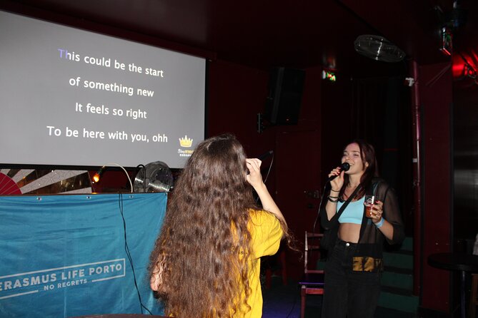 Porto Pubcrawl: 5h,7 Drinks,4 bars &Skip the line Club Entry - Drinking games and group energy: how to get the most out of the fun