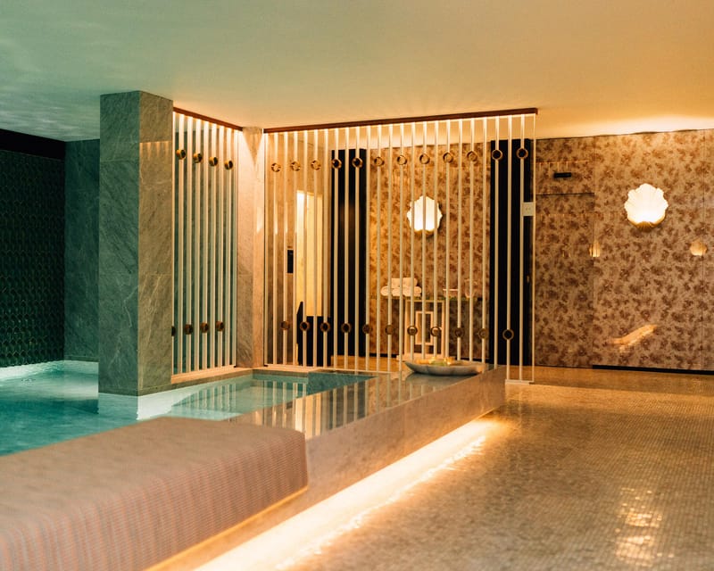 Porto: Relaxing by the pool, sauna and steam room - Relaxation Area Time: Where You Actually Recover