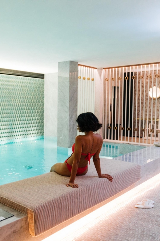 Porto: Relaxing by the pool, sauna and steam room - Included Comfort: Lockers, Robe, Slippers, Towels, and the Immunity Bar