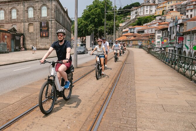 Porto Riverbank E-Bike Tour - Atlantic Coast, Gardens - Jardim do Passeio Alegre: 19th-century romance with fountains and viewpoints