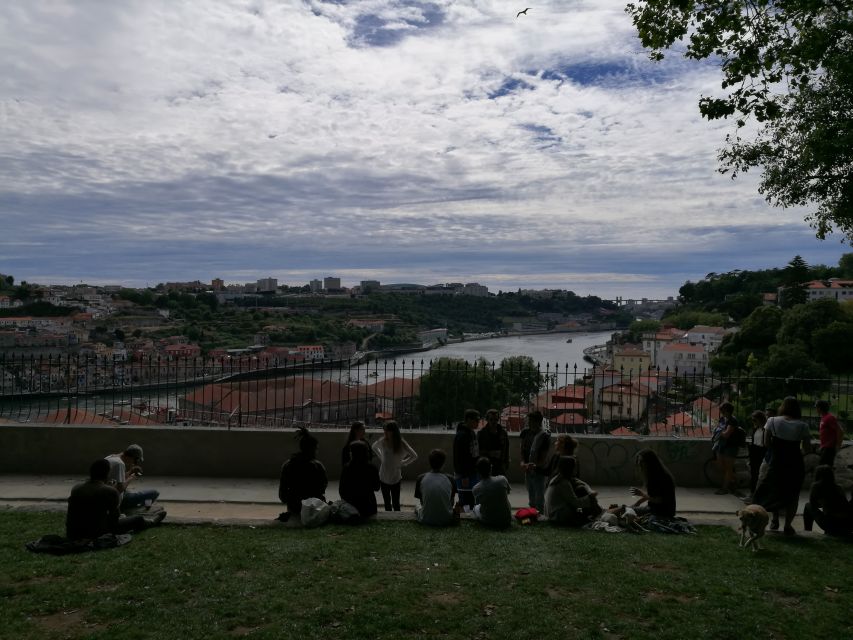 Porto: Riverside Panoramic E-Bike Tour - Jardim do Cálem to Foz do Douro: Green Breaks and Ocean-Air Energy