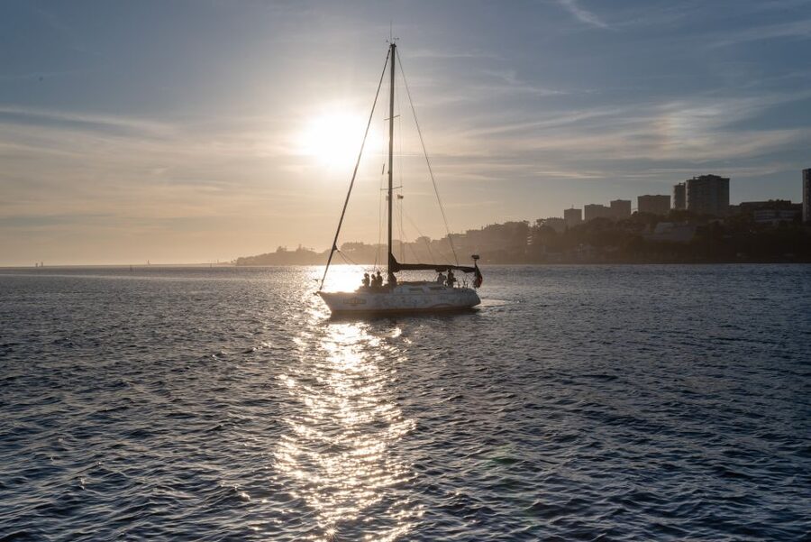 Porto: Romantic Sailboat Cruise - Under the D. Luís I Bridge: the Porto moment