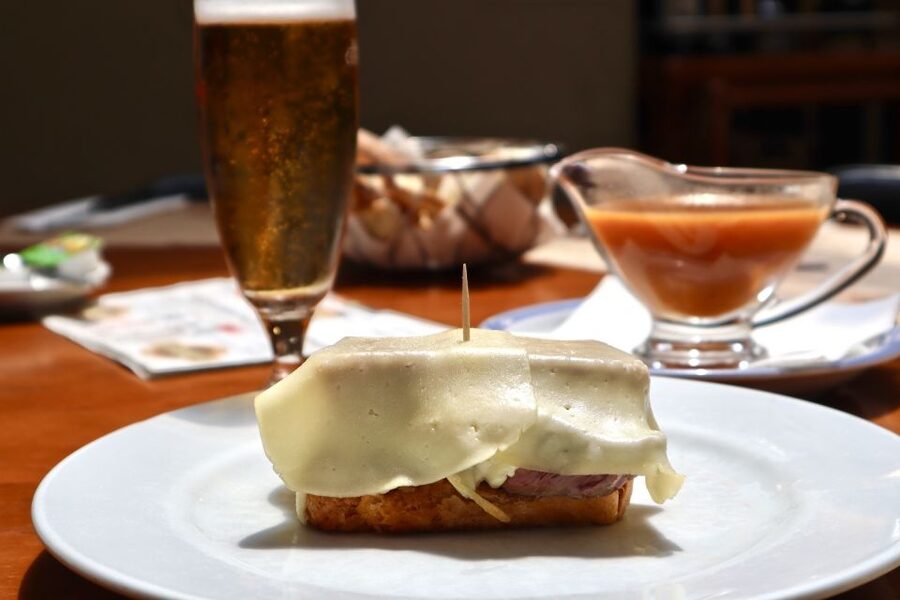 Porto: Secret Food Tour - Francesinha and a small draft beer, Porto’s meat-sandwich moment