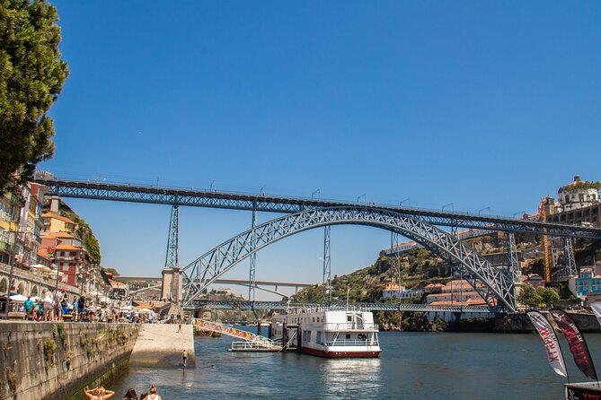 Porto Six Bridges Panoramic Cruise on the Douro River - On board comfort: open-air vs covered seating and hearing the audio