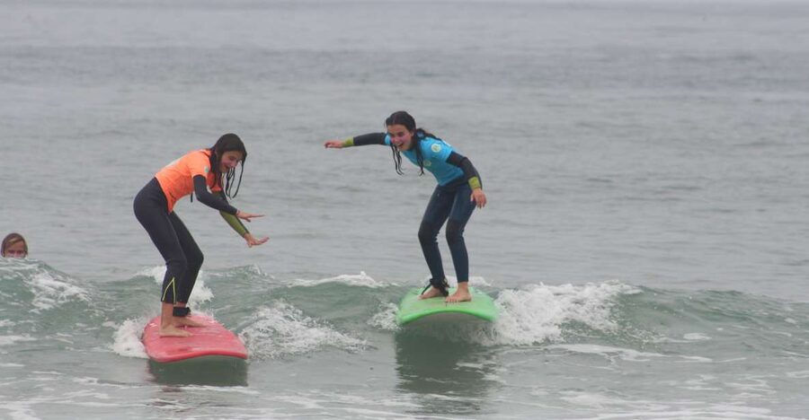 Porto: Small Group Surf Lesson with Transportation - Key things that make this surf lesson worth your time