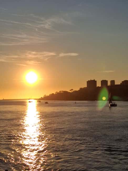 Porto: Sunset Sailboat Tour with Welcome Drink - On board: sailboat comfort, the welcome drink, and the feel of the breeze