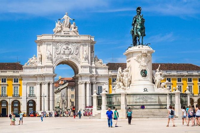 Porto to Lisbon Up to 4 Stops: Aveiro, Nazare, Fatima & Obidos - Morning logistics: pickup in Porto and a comfortable Mercedes ride