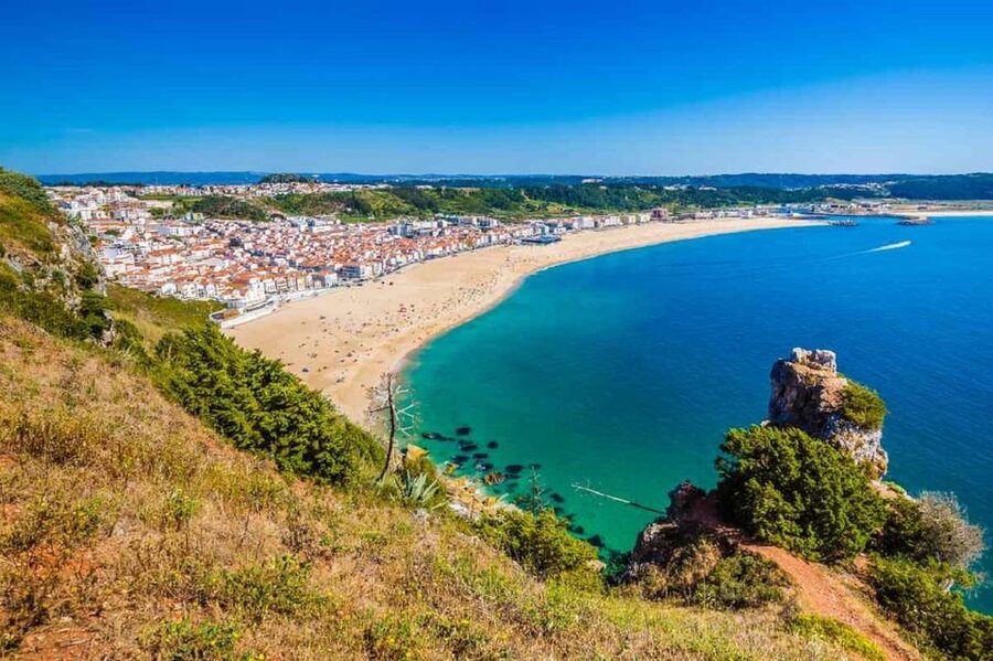 Porto to Lisbon with Aveiro-Coimbra-Fátima-Nazaré-Óbidos - Vehicles and Comfort: Wi-Fi and Air-Conditioning Are the Real Luxuries