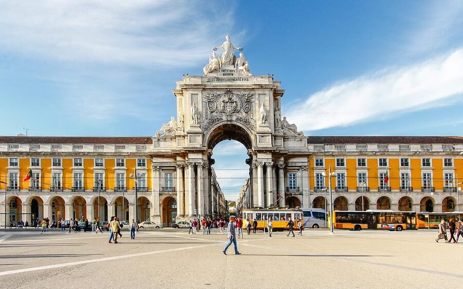 Porto to Lisbon with Aveiro-Coimbra-Fátima-Nazaré-Óbidos - How the Optional Stops Work (And Why 1 Hour Each Helps)