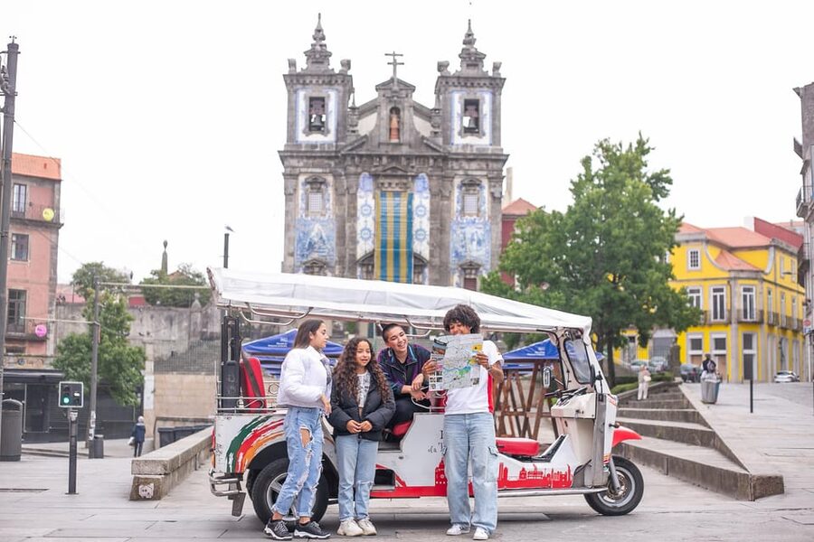 Porto Tour: A tour, a thousand stories in Tuk Tuk - 3h - Panoramic Stops Over Porto and the Douro River