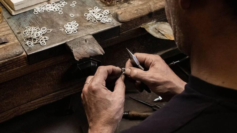 Porto: Tour to the world of silver in a century-old workshop - Practical tips before you go