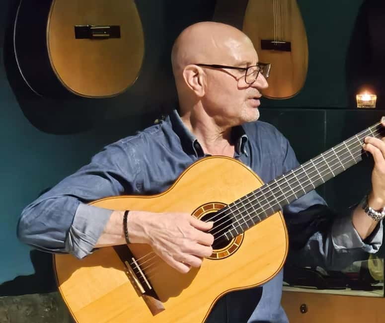Porto: Traditional Fado Show at Sao Bento with Port Wine - The 1-hour show flow: port wine first, then song stories