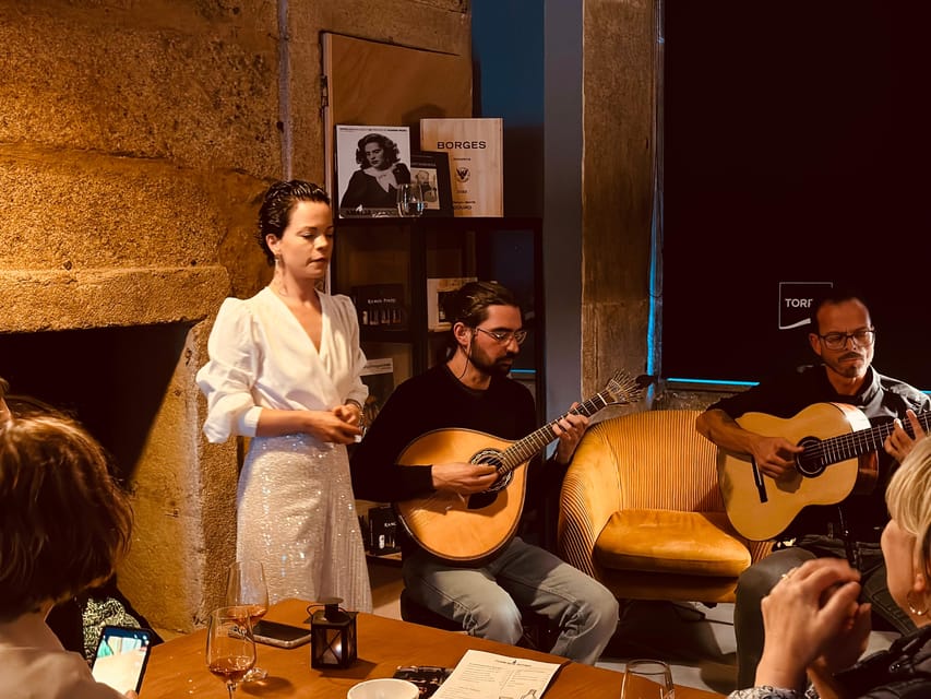 Porto: Traditional Fado Show with Welcome Drink - The pre-show Fado introduction you actually want to hear