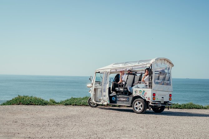 Porto Tuk Tuk: Clérigos, Seaside & Viewpoints - with Options - Fontainhas Viewpoint, a short stop with big payoff