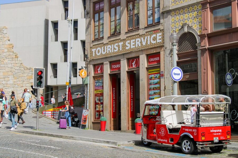 Porto: Tuk Tuk Sunset Tour with Glass of Port Wine - Key points to know before you go