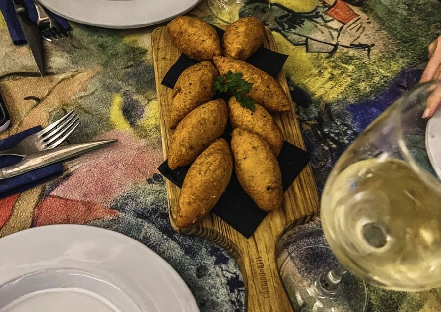 Porto: Walking Dinner Tour with Family-Owned Restaurants - Price and Logistics: When $104 Feels Fair