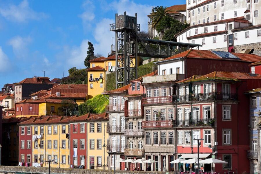 Porto Walking Tour of the city centre in small-groups - Porto Cathedral: finishing in a strong spot to keep exploring